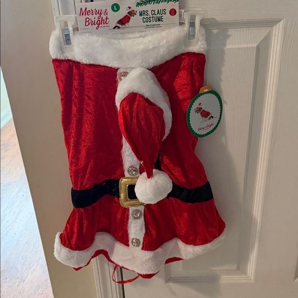 Red Mrs. Claus Costume with Santa Hat - Picture 4 of 7